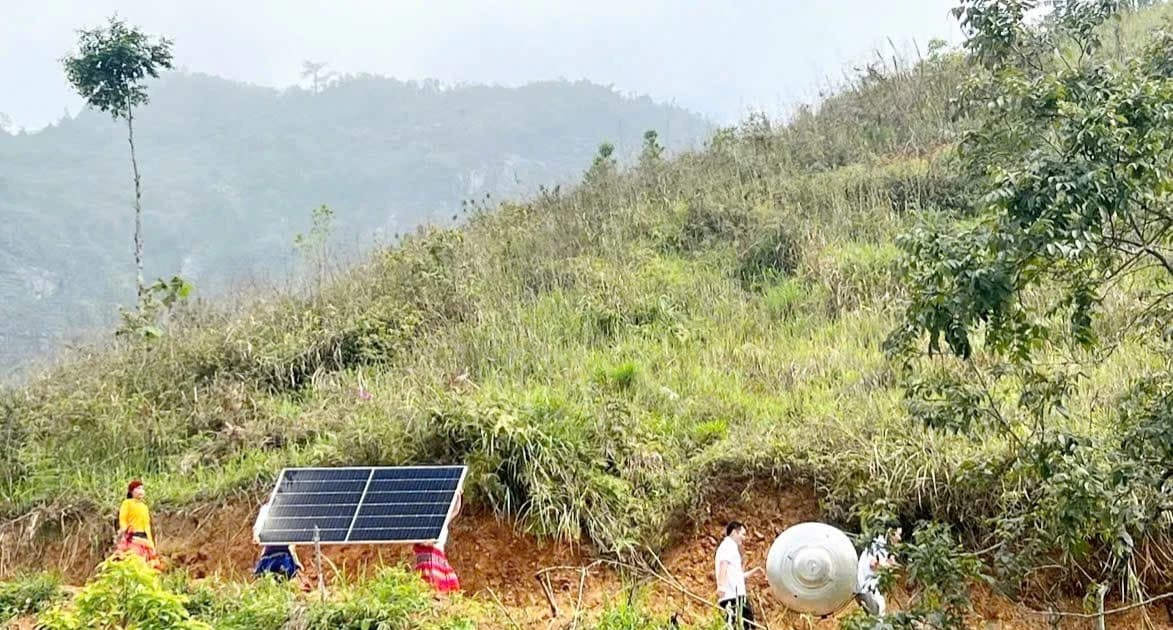 Gian nan bám điểm trường, làng bản