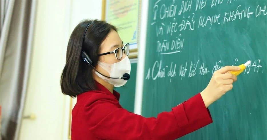 Sinh viên sư phạm có phải bồi hoàn hỗ trợ học phí khi bị kỷ luật buộc thôi học?