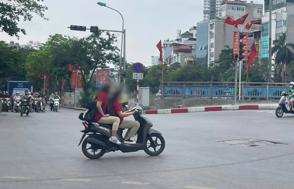 Xe máy trong tay học sinh: Sự liều lĩnh giữa lòng phố thị