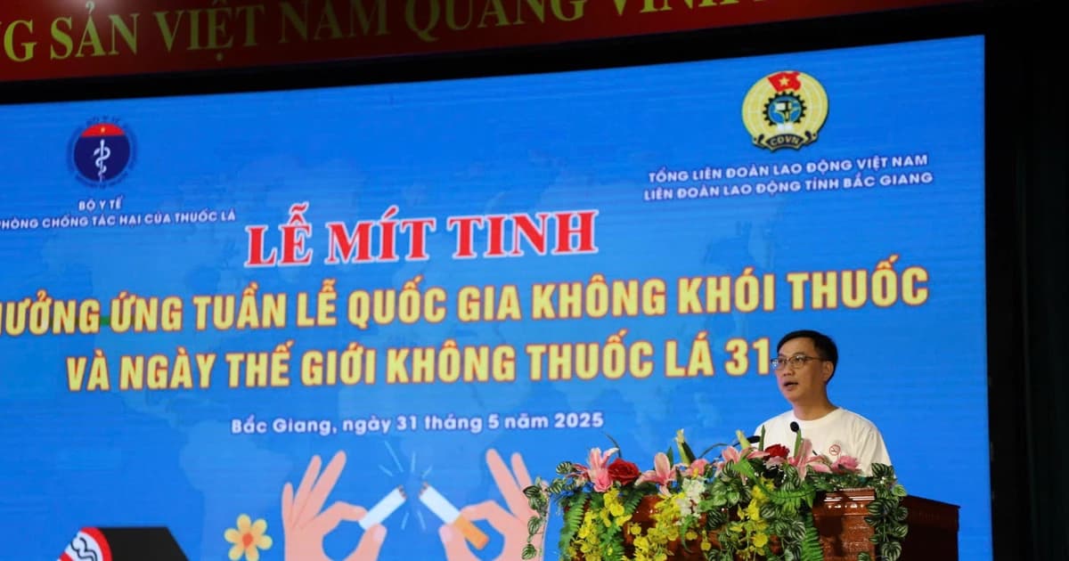 Để ngăn chặn học sinh sử dụng thuốc lá cần sự phối hợp của 'ba nhà'