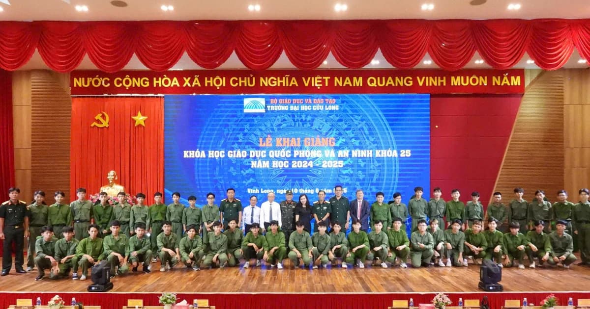 Hơn 2.700 tân sinh viên Trường ĐH Cửu Long tham gia huấn luyện quốc phòng