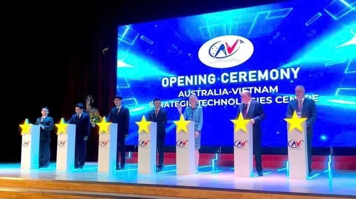 Đại học, doanh nghiệp bàn lời giải chuyển đổi số giáo dục trong kỷ nguyên AI