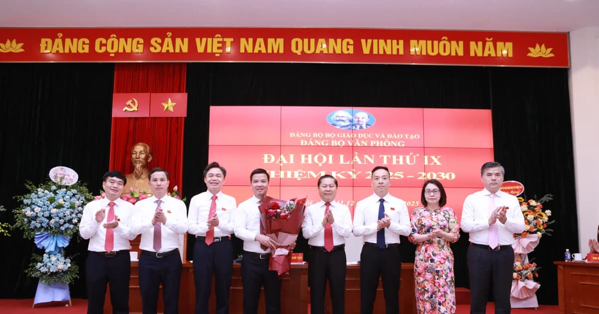 'Đừng hỏi con được mấy điểm', chuyên gia nói điều phụ huynh nên quan tâm thời AI
