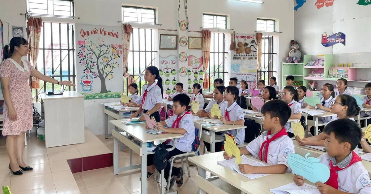 Luật Nhà giáo không cấm giáo viên dạy thêm