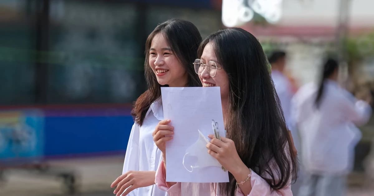 Thí sinh cả nước bước vào bài thi tự chọn Kỳ thi tốt nghiệp THPT năm 2025