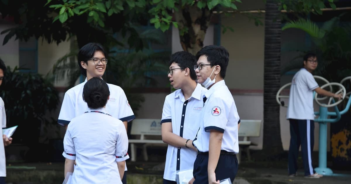 Sáng nay, 100.000 thí sinh tự tin bước vào ngày thứ 2 kỳ thi tốt nghiệp THPT ở TP HCM