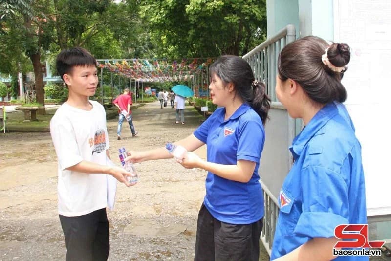 Kỳ thi nơi địa đầu Tây Bắc: Trật tự, ấm áp và lặng thầm