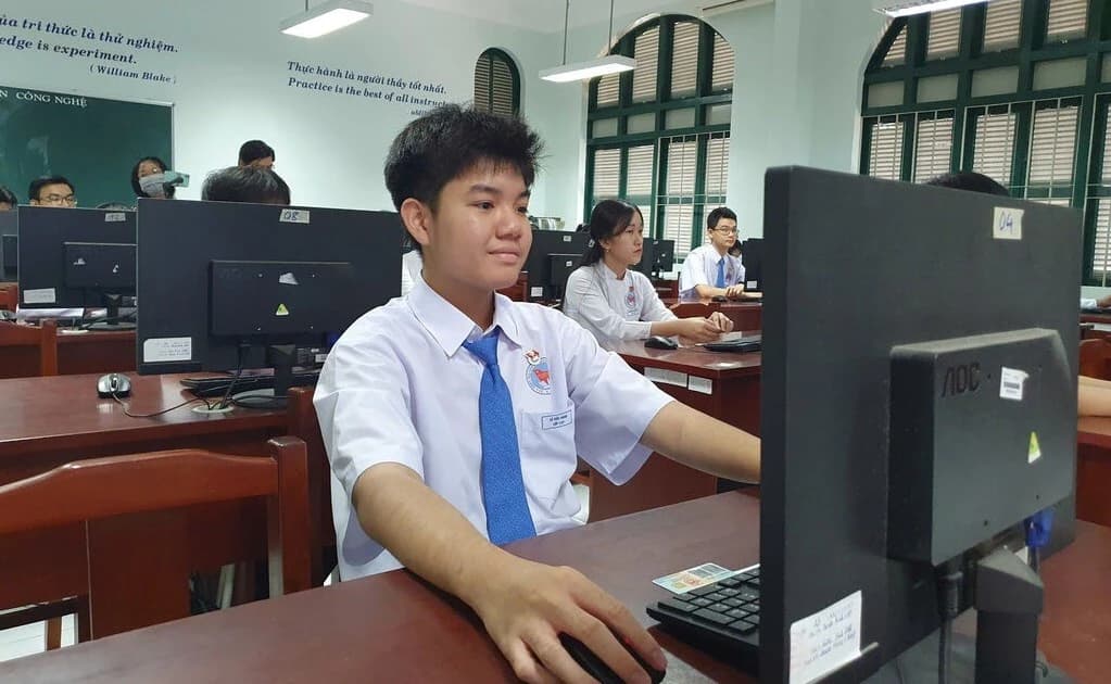 Chuyển đổi tất yếu kỳ thi dành cho học sinh lớp 12
