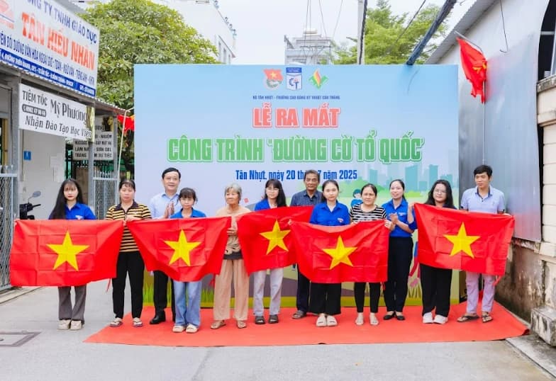 Hơn 1.000 đoàn viên TPHCM ra quân tình nguyện xây dựng nông thôn mới