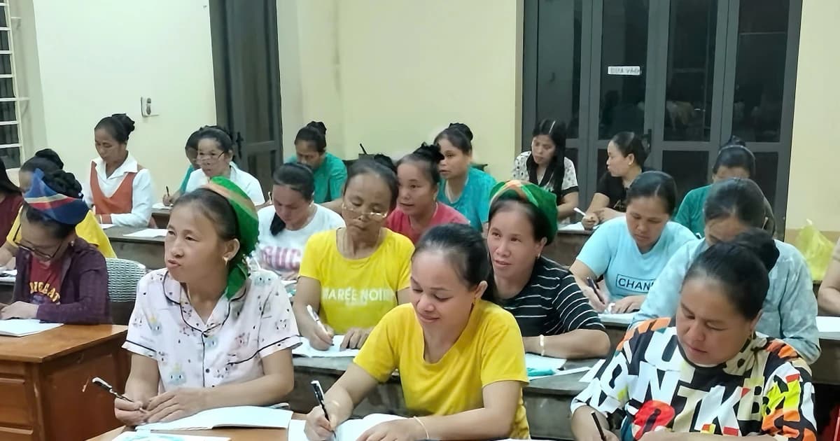 Cô giáo người Thái mang chữ lên cho bà con vùng cao