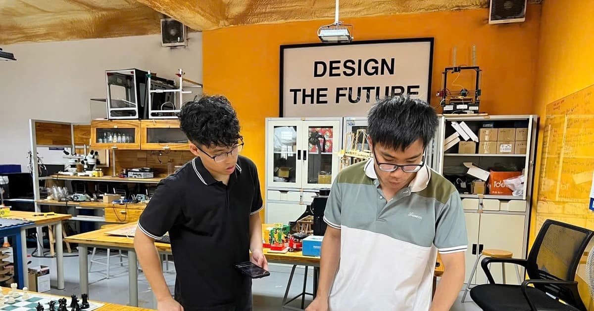 Học sinh Hà Nội ứng dụng công nghệ AI phát triển thùng rác thông minh