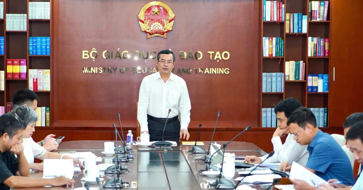 Thứ trưởng Nguyễn Văn Phúc làm việc với Báo Giáo dục và Thời đại