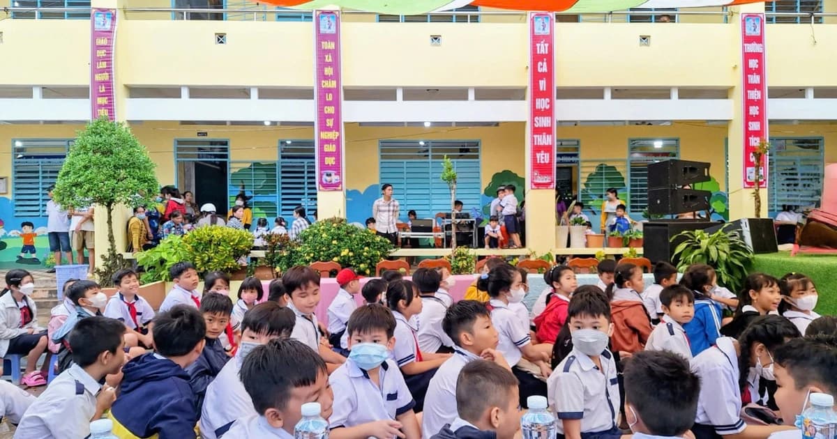 Học sinh An Giang tựu trường ngày 29/8