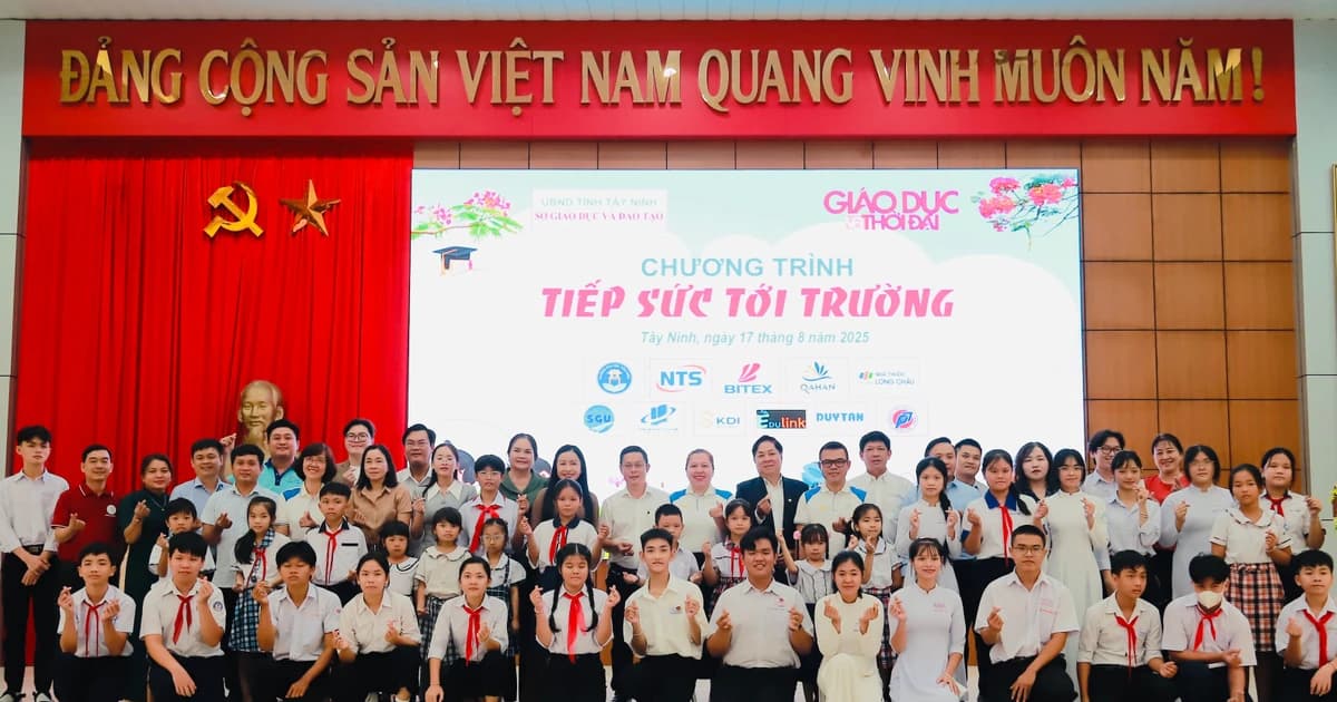 Chương trình 'Tiếp sức tới trường' đến với 200 học sinh nghèo tỉnh Tây Ninh