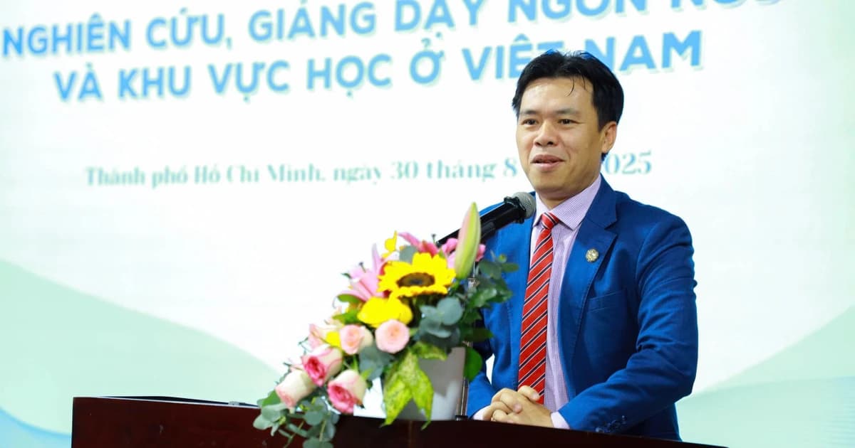 Giáo sư Việt Nam nhận huân chương Cành cọ Hàn lâm của Pháp
