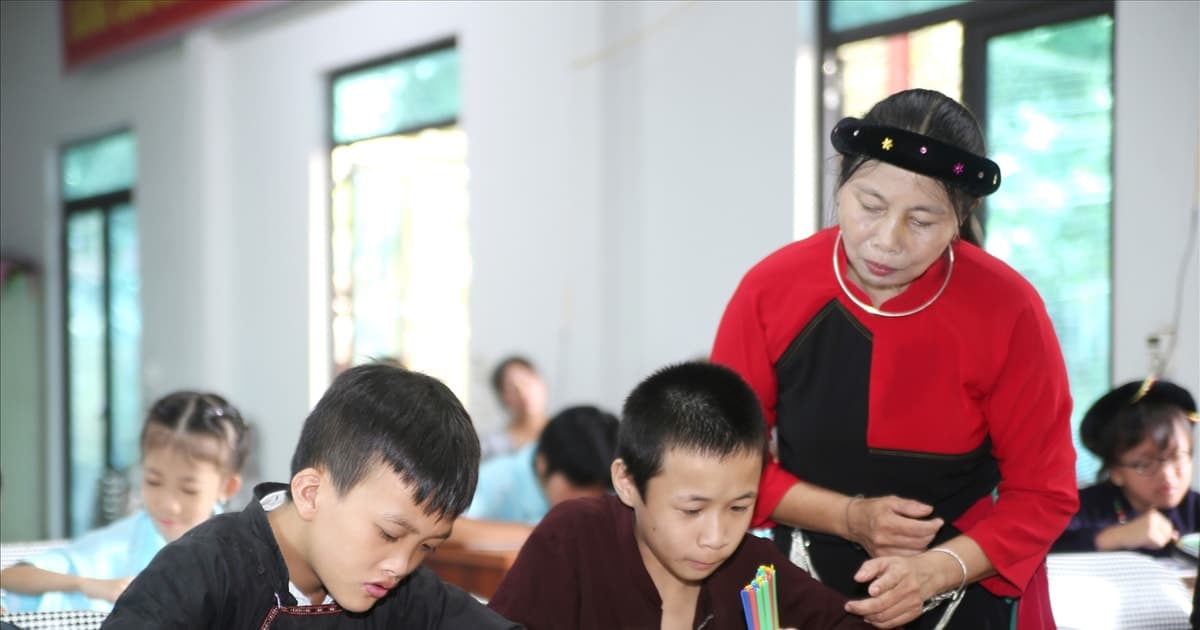 Trải nghiệm không gian Quảng trường Ba Đình năm 1945 bằng VR