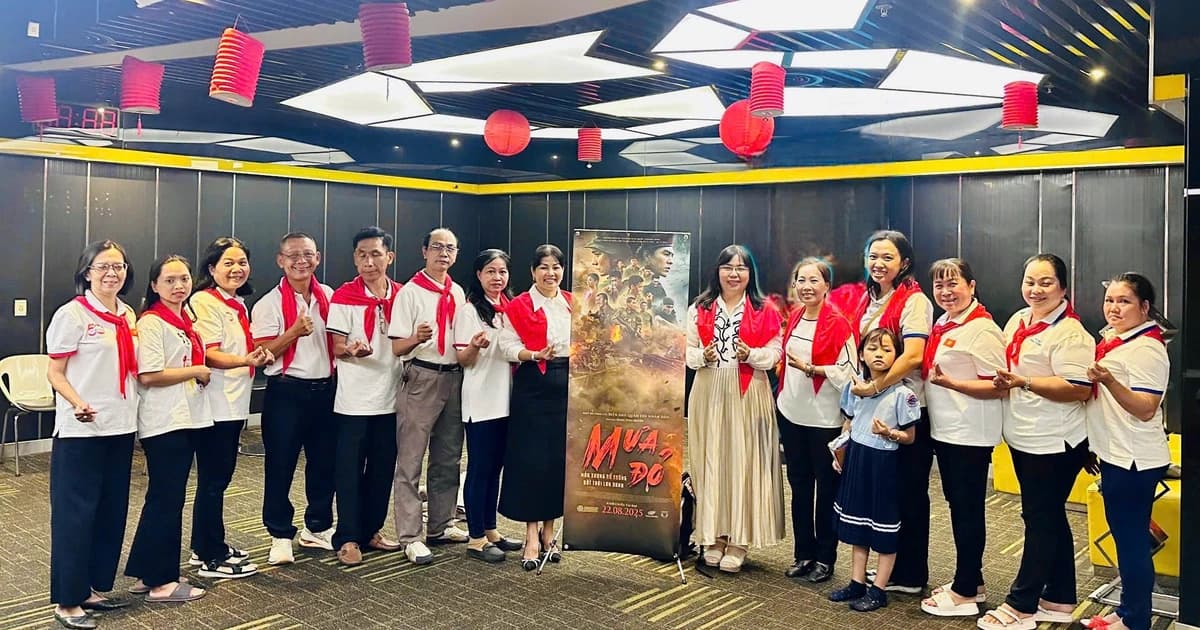 Thầy cô giáo tiểu học thắp lửa yêu nước qua phim 'Mưa đỏ'