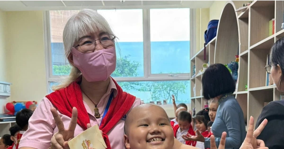 Nụ cười hạnh phúc ngày khai giảng ở lớp học mang tên Hoa Hướng Dương