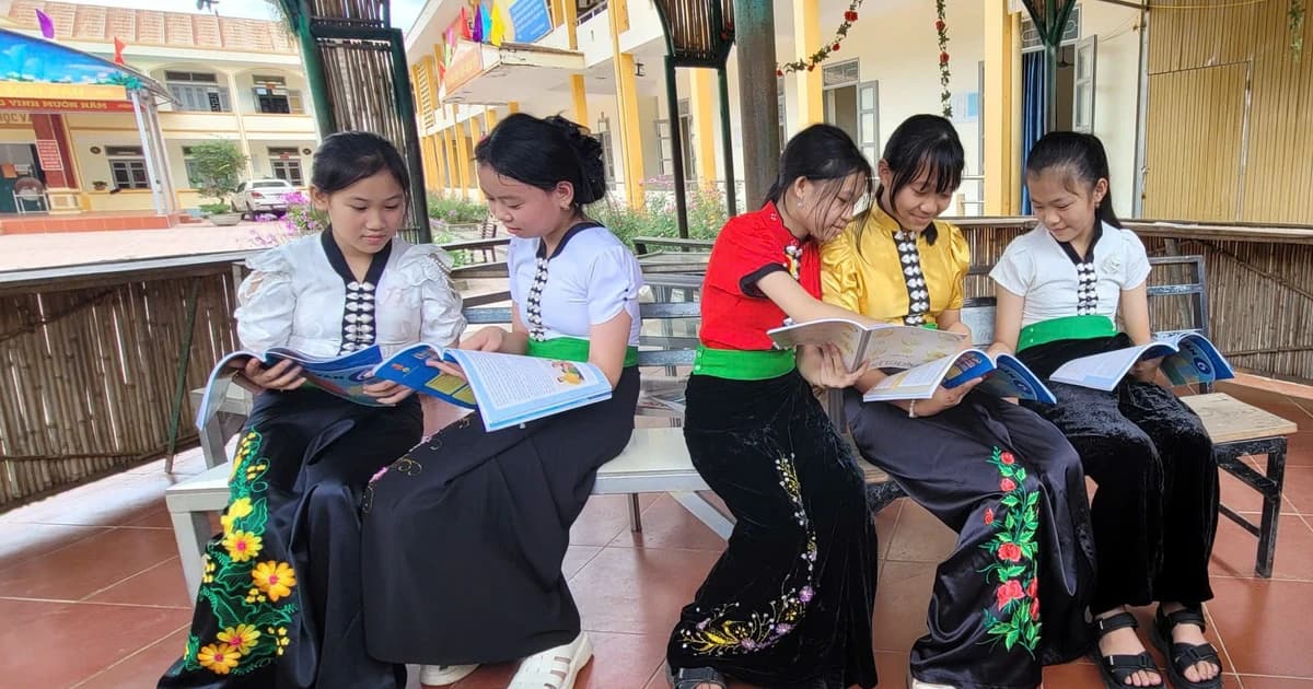 Hướng cho học trò phát huy bản sắc văn hóa dân tộc mình