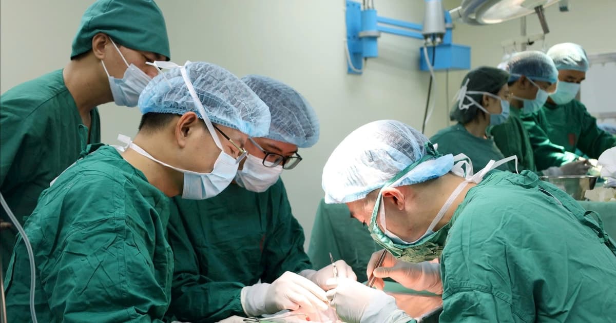 Địa phương đầu tiên công bố hỗ trợ đến 400 triệu đồng để thu hút bác sĩ về vùng khó