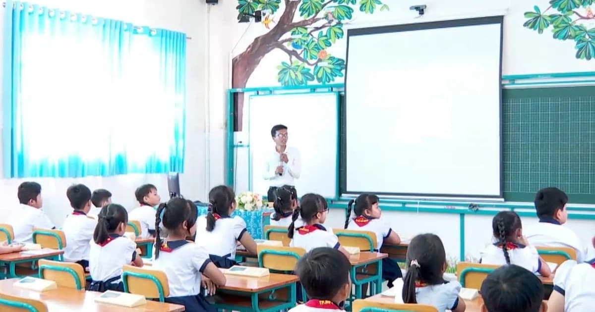 Triển khai nhiệm vụ năm học mới: 'Chạy đua' chuyển đổi số