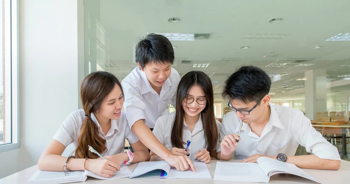 Giữ hay bỏ xét tuyển học bạ?