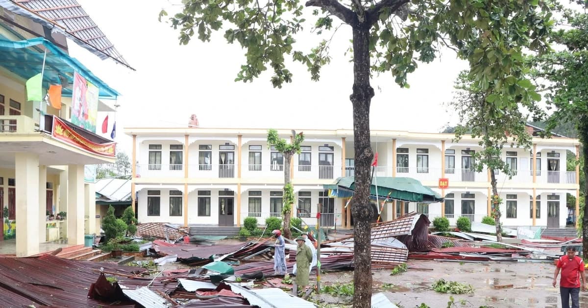 Bão Bualoi làm gần 43.000 hộ dân Hà Tĩnh hỏng nhà cửa