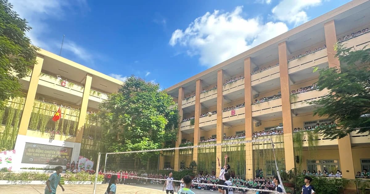16 trường học TPHCM dự kiến thí điểm 'giờ ra chơi không điện thoại'
