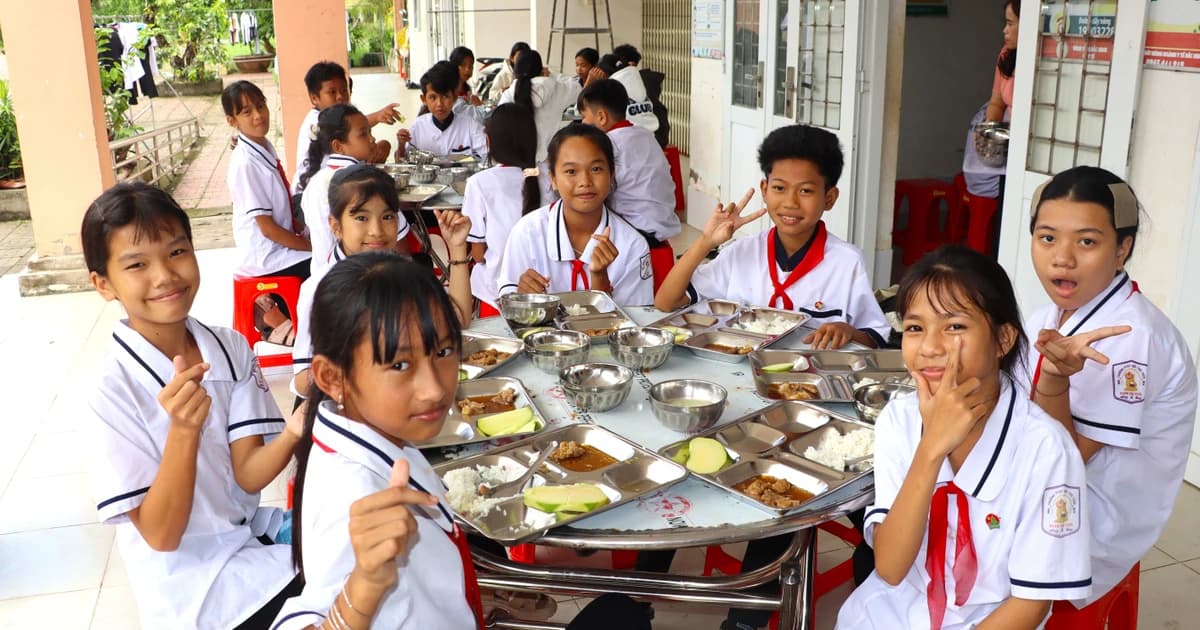 Chăm lo học sinh dân tộc bằng tình thương và trách nhiệm