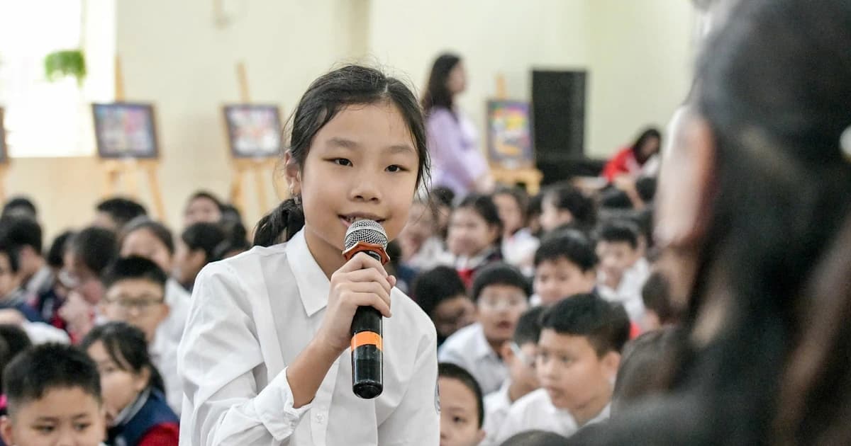 Bắc Ninh sử dụng máy quét cầm tay để hỗ trợ kiểm soát thí sinh vào phòng thi
