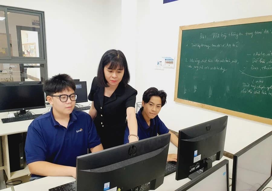 Xây dựng mô hình ‘AI nhân văn trong giáo dục’