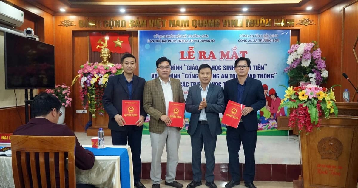 Ra mắt mô hình 'giáo dục học sinh chậm tiến' và 'cổng trường an toàn giao thông'