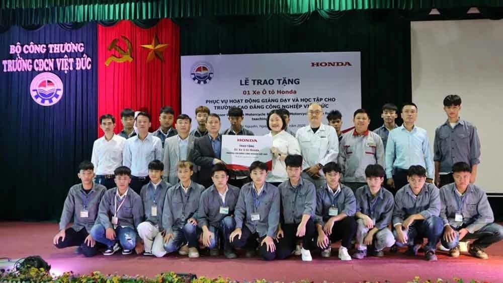 Tăng cường gắn kết giữa nhà trường và doanh nghiệp trong đào tạo nghề