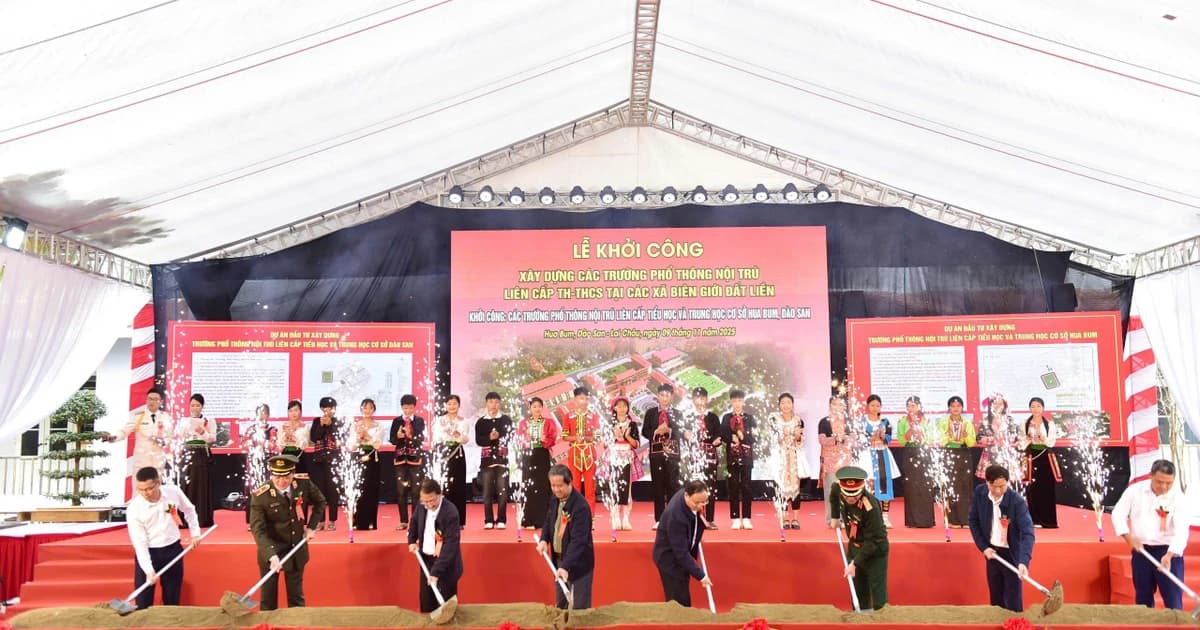 Bộ trưởng Nguyễn Kim Sơn dự Lễ khởi công trường nội trú liên cấp tại Lai Châu