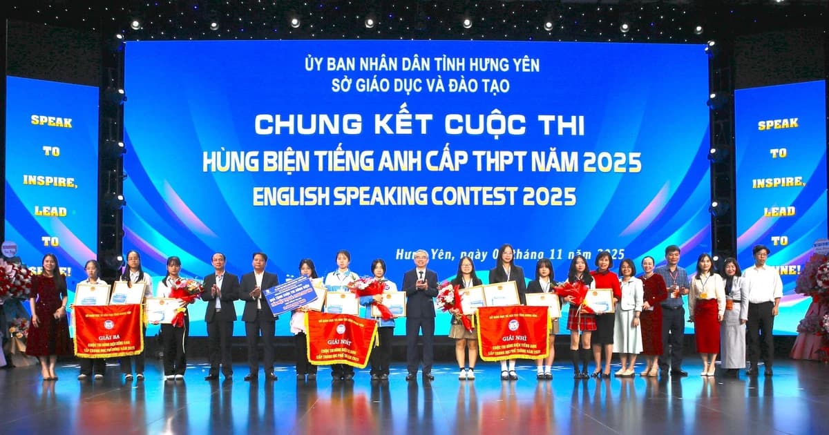 THPT chuyên Hưng Yên giành quán quân Cuộc thi Hùng biện tiếng Anh