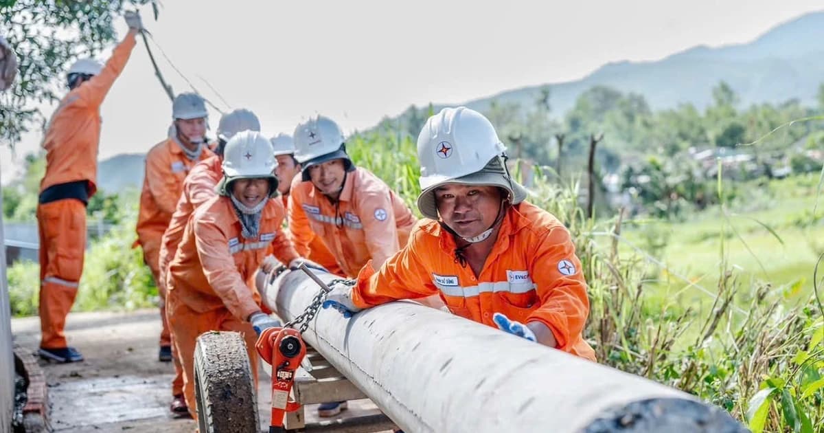Hơn 1,4 triệu khách hàng ở miền Trung - Tây Nguyên có điện trở lại sau bão số 13