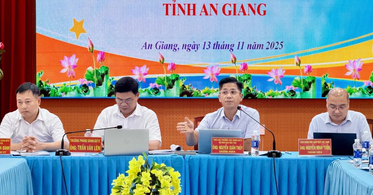 Khảo sát chống tái mù chữ ở vùng đồng bào dân tộc thiểu số tại An Giang