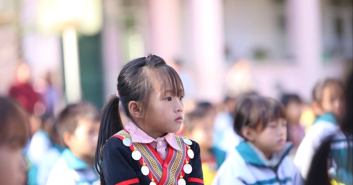 Chiếc thước nhựa trong phút nóng giận và giới hạn nghề giáo