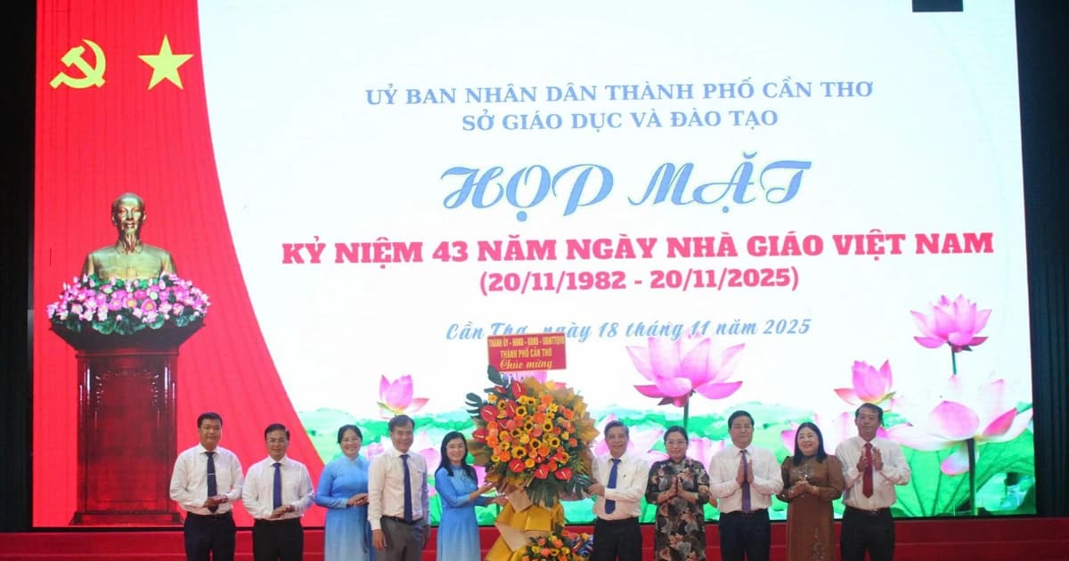 Cần Thơ họp mặt kỷ niệm 43 năm Ngày Nhà giáo việt Nam 20/11