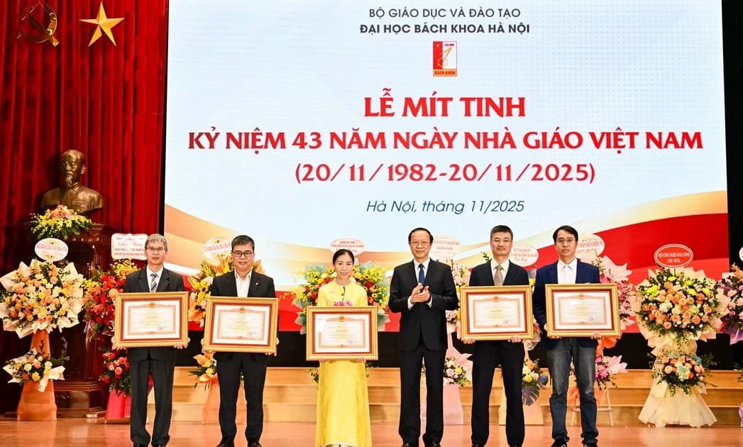 Truyền thống tôn sư trọng đạo được nâng lên với đạo luật riêng về nhà giáo