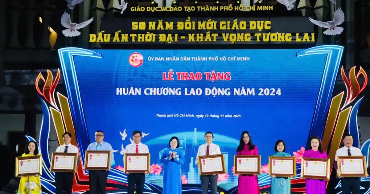 TPHCM vinh danh nhà giáo tiêu biểu qua 50 năm đổi mới giáo dục