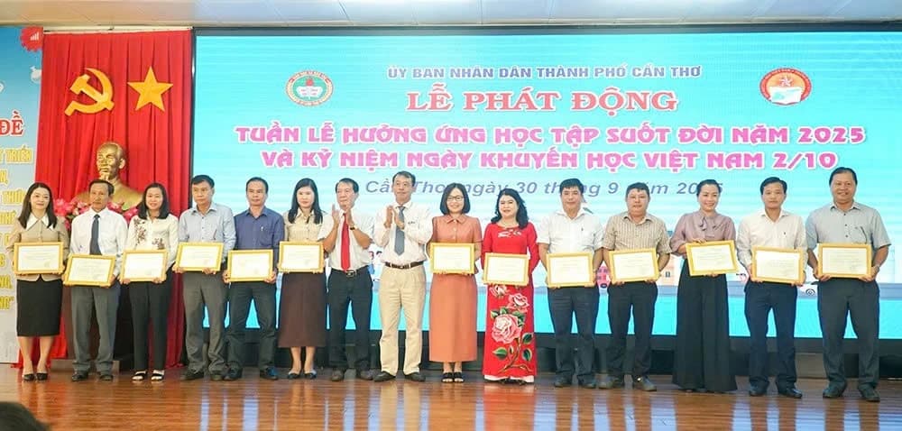 Lan tỏa tinh thần ‘học không bao giờ cùng’