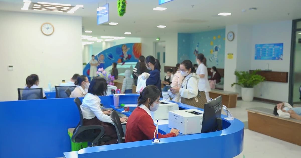 Giao mùa, bệnh nhi tăng đột biến: Chuyên gia cảnh báo 'đừng tự ý mua kháng sinh cho trẻ'