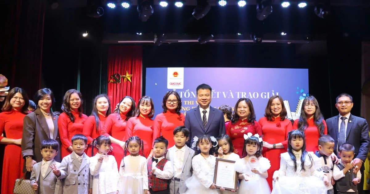Cô trò trường mầm non đạt giải Sáng tạo Cuộc thi viết về thầy cô và mái trường