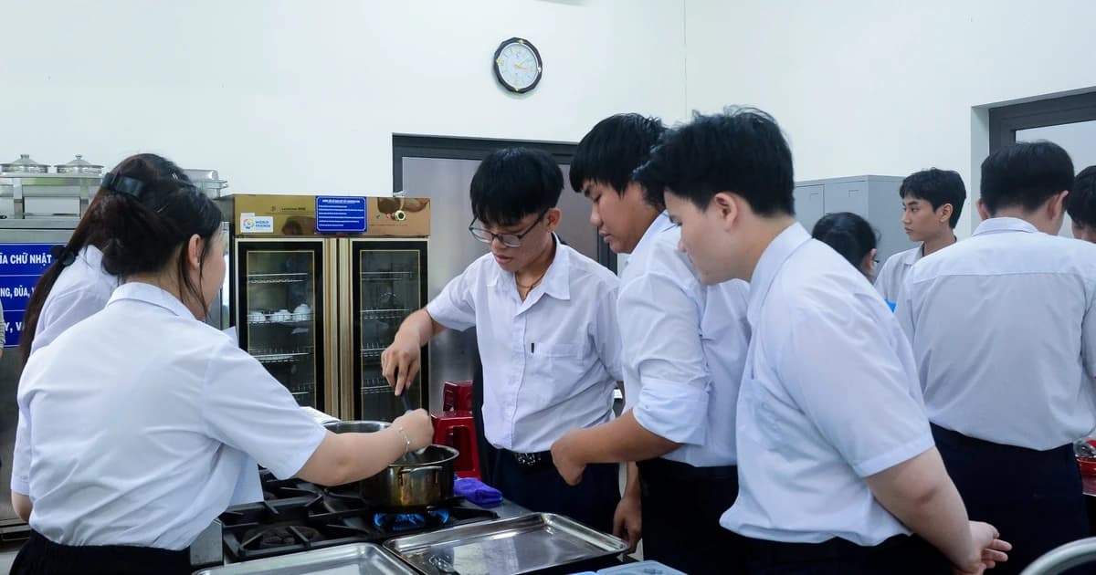 Chọn học trung cấp sau lớp 9: Hướng tới mục tiêu kép