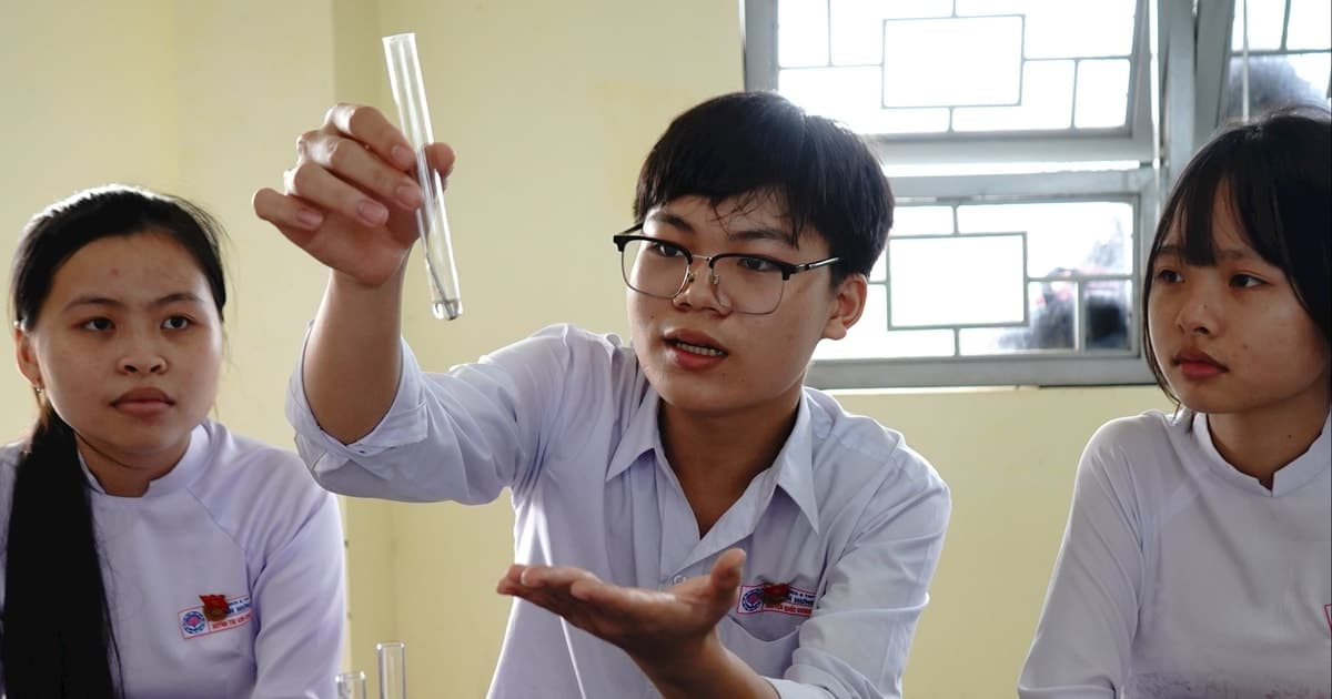 Có cần tốt nghiệp THPT mới được vào đại học?