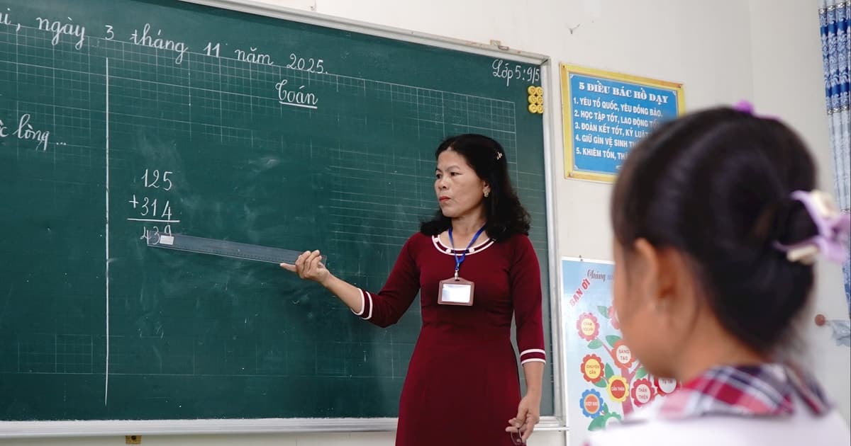 Bỏ khống chế thăng hạng sẽ gỡ nút thắt dai dẳng của giáo viên