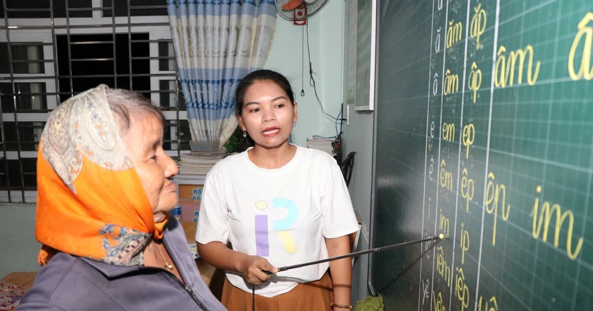 Khánh Hòa tiếp sức lớp xóa mù chữ từ phong trào khuyến học