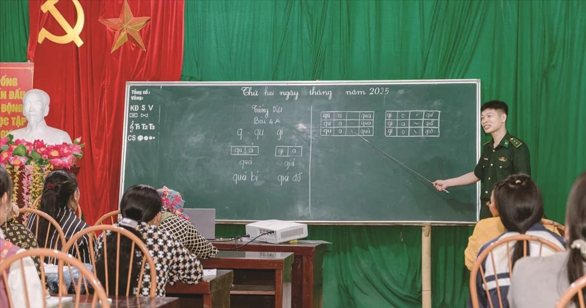Những lớp học xóa mù chữ nơi biên cương Tổ quốc