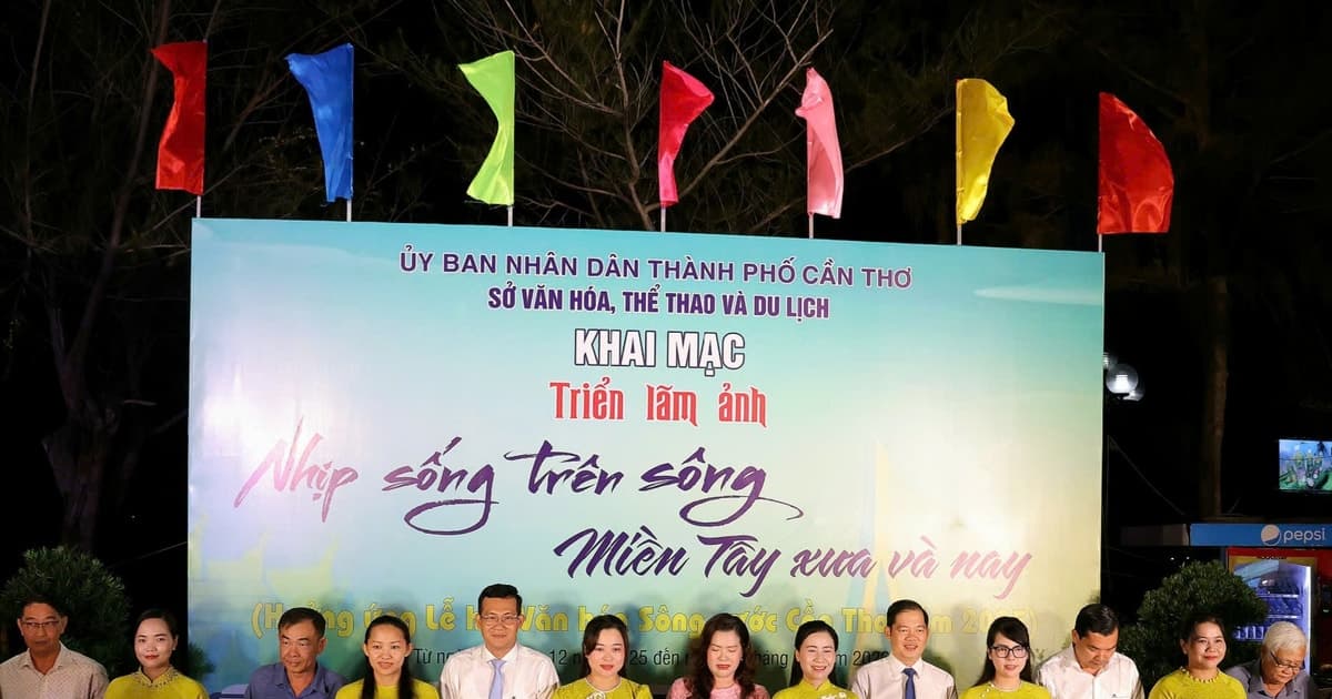 Hơn 100 hình ảnh tái hiện nhịp sống trên sông nước miền Tây xưa và nay